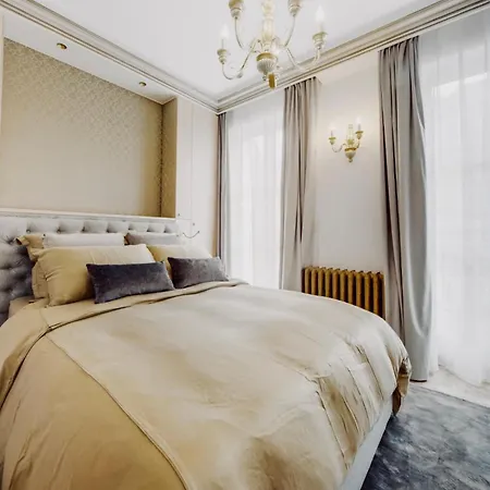 Elegance Et Luxe Sur Les Champs-elysees Lejlighed *