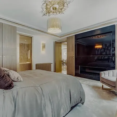 Elegance Et Luxe Sur Les Champs-elysees Lejlighed Paris