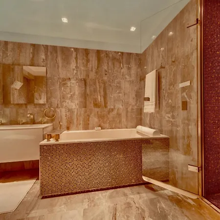 Elegance Et Luxe Sur Les Champs-elysees Lejlighed