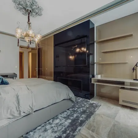 Elegance Et Luxe Sur Les Champs-elysees Lejlighed Paris